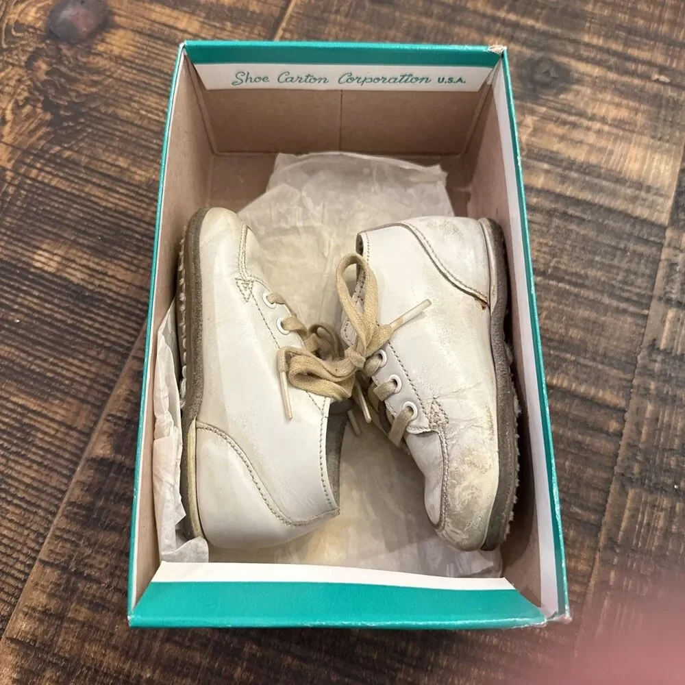 Vintage Stride Rite White Lace Up Baby Walking Shoes. Flexible Moccasins